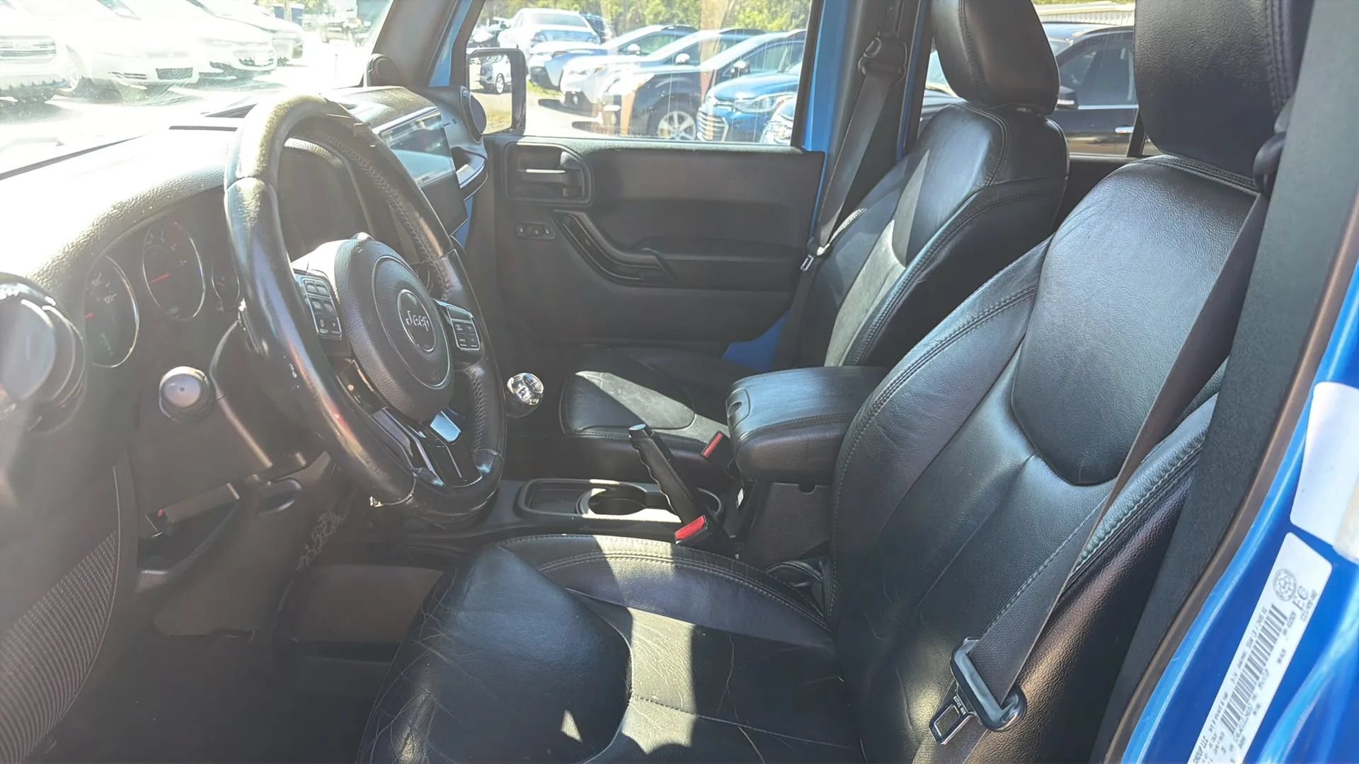 Used 2014 Jeep Wrangler Unlimited Sahara w/ Dual Top Group AWD/4WD image 5