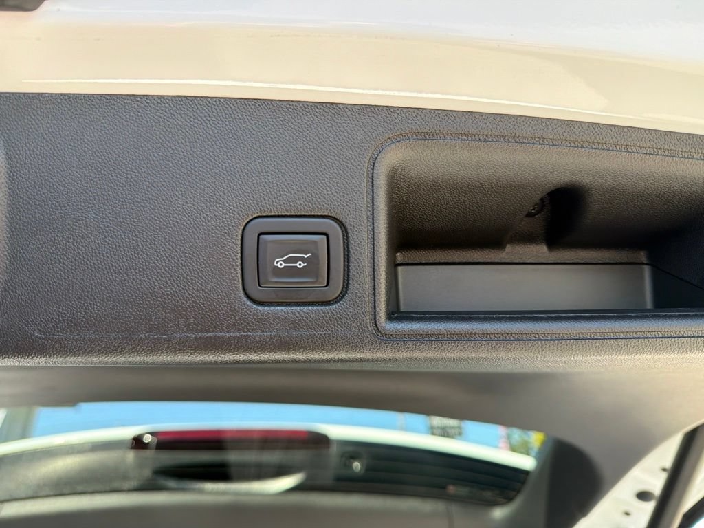Certified 2024 GMC Terrain SLE w/ Driver Convenience Package FWD image 8