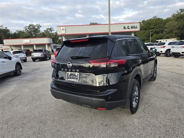 Used 2025 Nissan Rogue S image 8