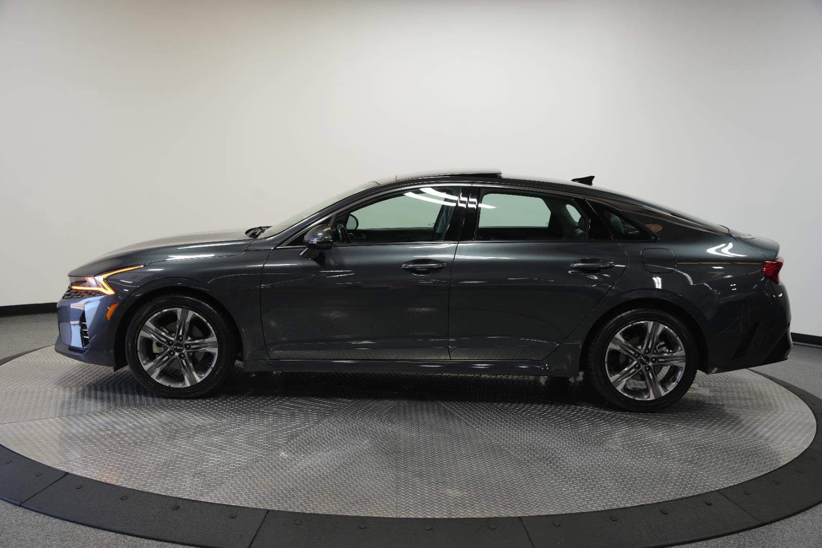 Used 2024 Kia K5 EX w/ EX Premium Package FWD image 4