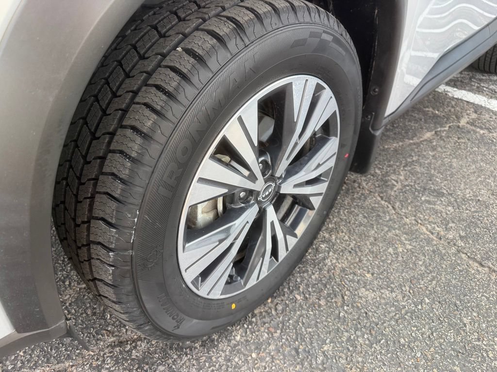 Used 2023 Nissan Rogue SV FWD image 10