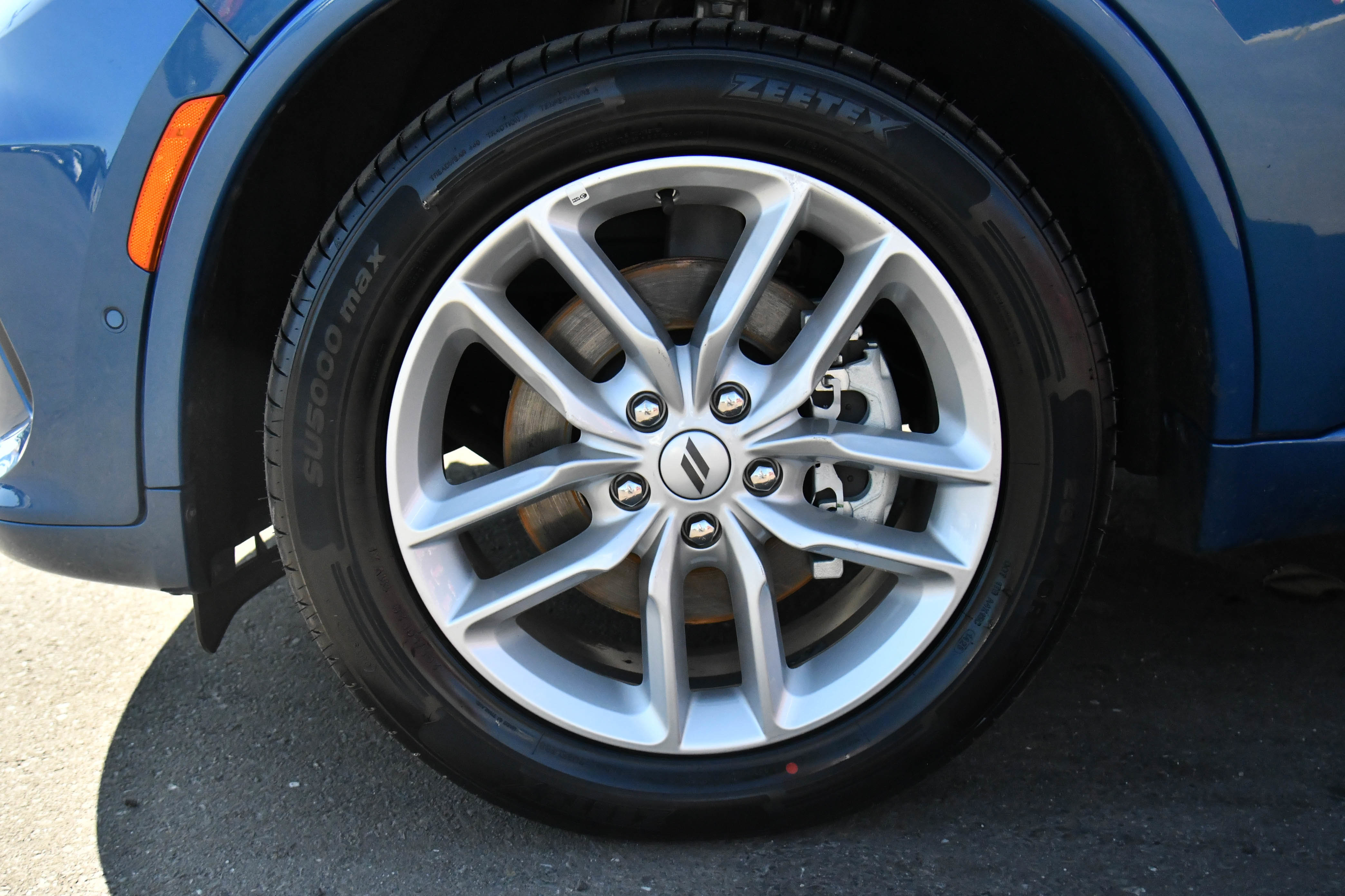 Used 2025 Dodge Durango GT image 12