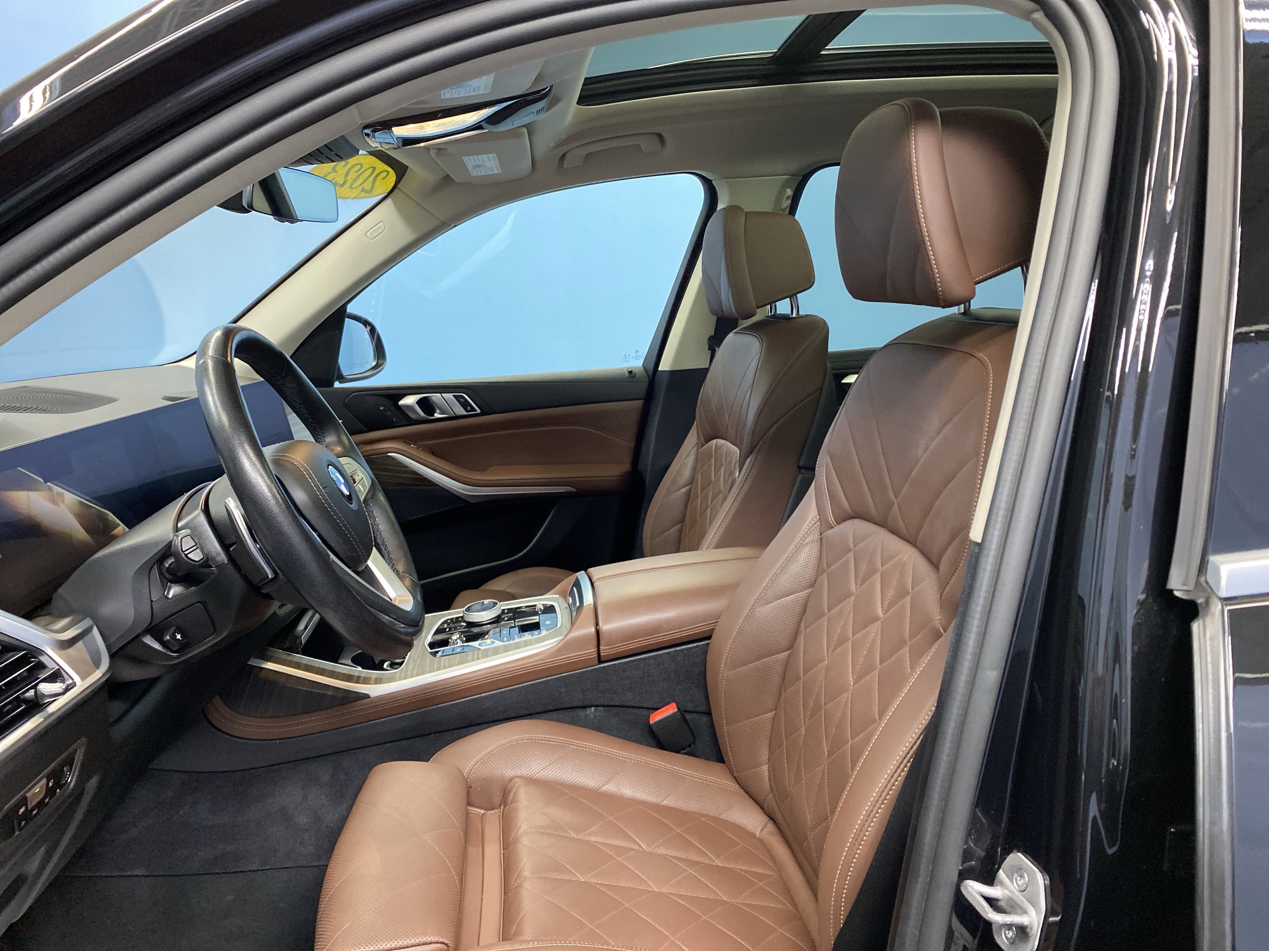 Used 2023 BMW X7 xDrive40i w/ Parking Assistance Package image 9