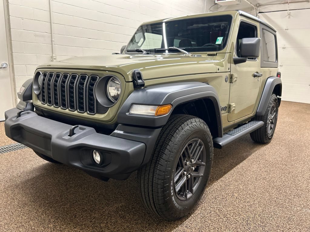 Used 2025 Jeep Wrangler Sport AWD/4WD image 23
