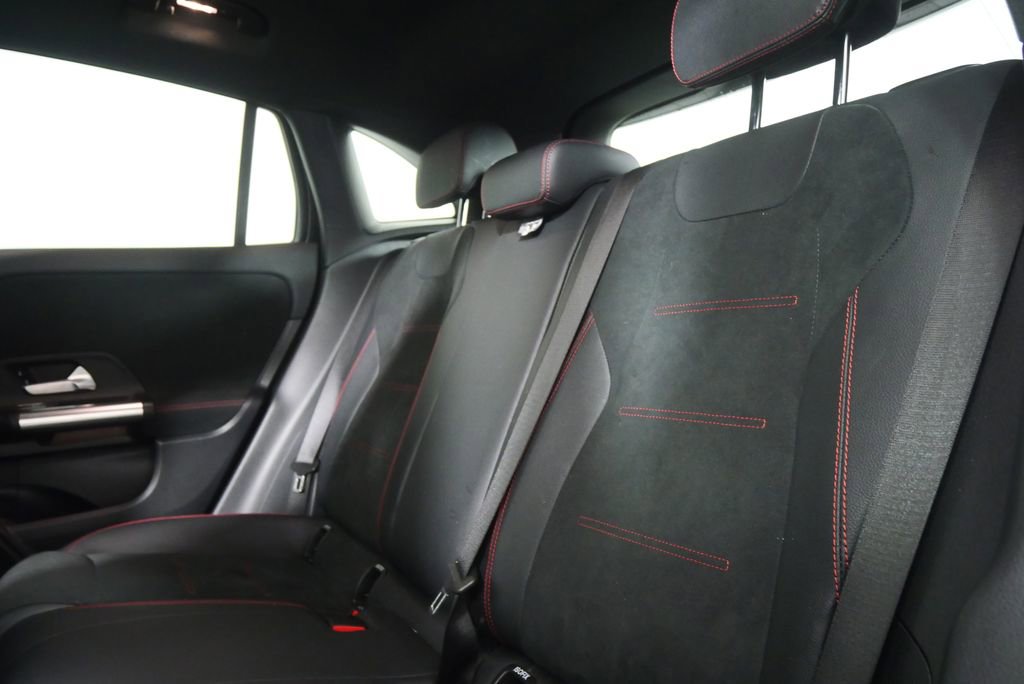 Used 2023 Mercedes-Benz GLA 250 4MATIC image 10
