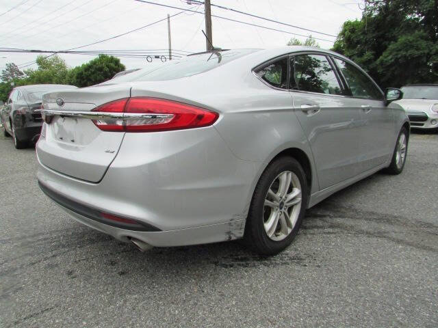 Used 2018 Ford Fusion SE FWD image 9