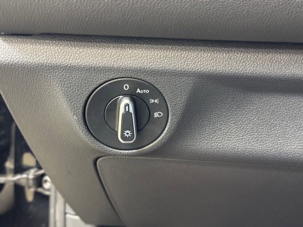 Used 2025 Volkswagen Jetta S image 27