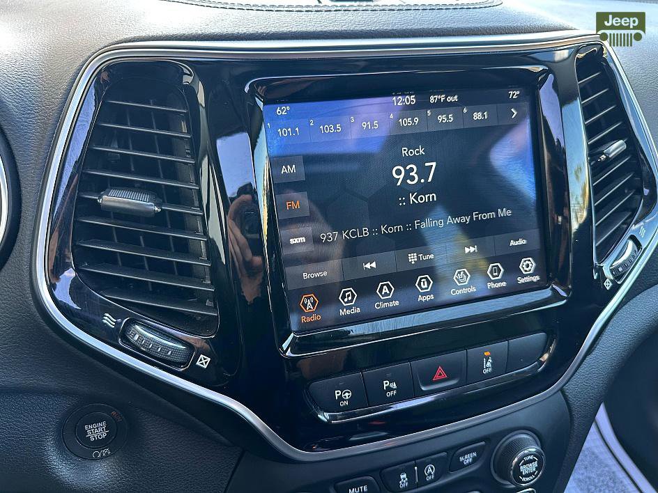 Used 2021 Jeep Cherokee Limited image 17