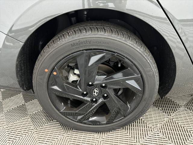 New 2026 Hyundai Elantra SEL Sport FWD image 17