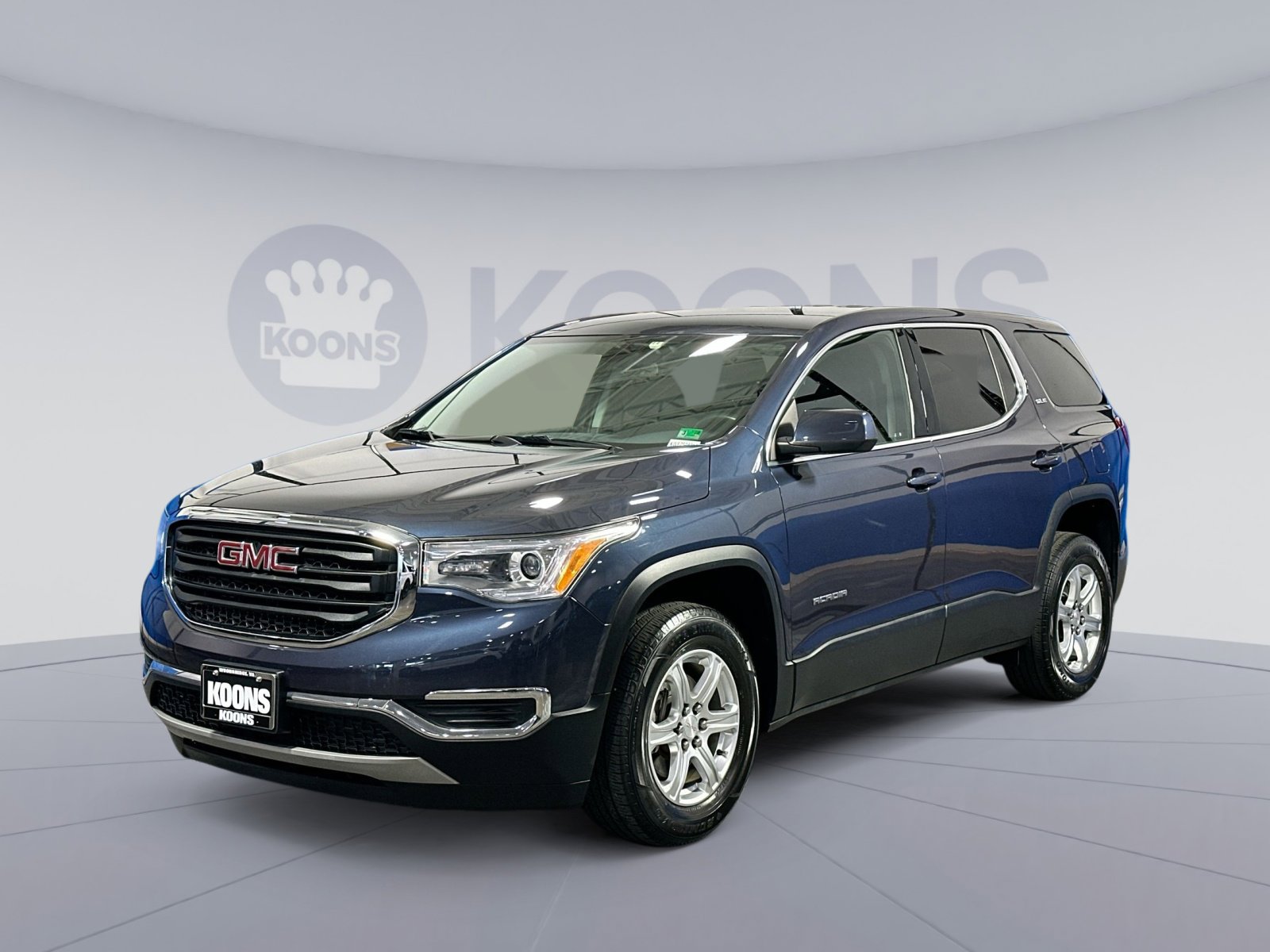 Used 2019 GMC Acadia SLE image 1