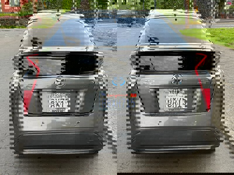 Used 2018 Toyota Prius Two w/ Prius Two Safety Plus Package FWD image 5