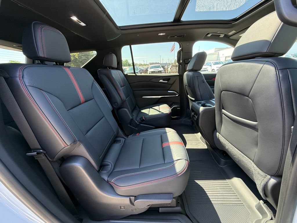New 2026 Chevrolet Traverse RS w/ LPO, Floor Liner Package AWD/4WD image 25