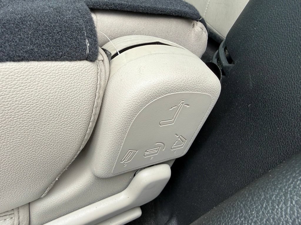 Used 2018 Ford Explorer Limited w/ Ford Safe & Smart Package AWD/4WD image 43