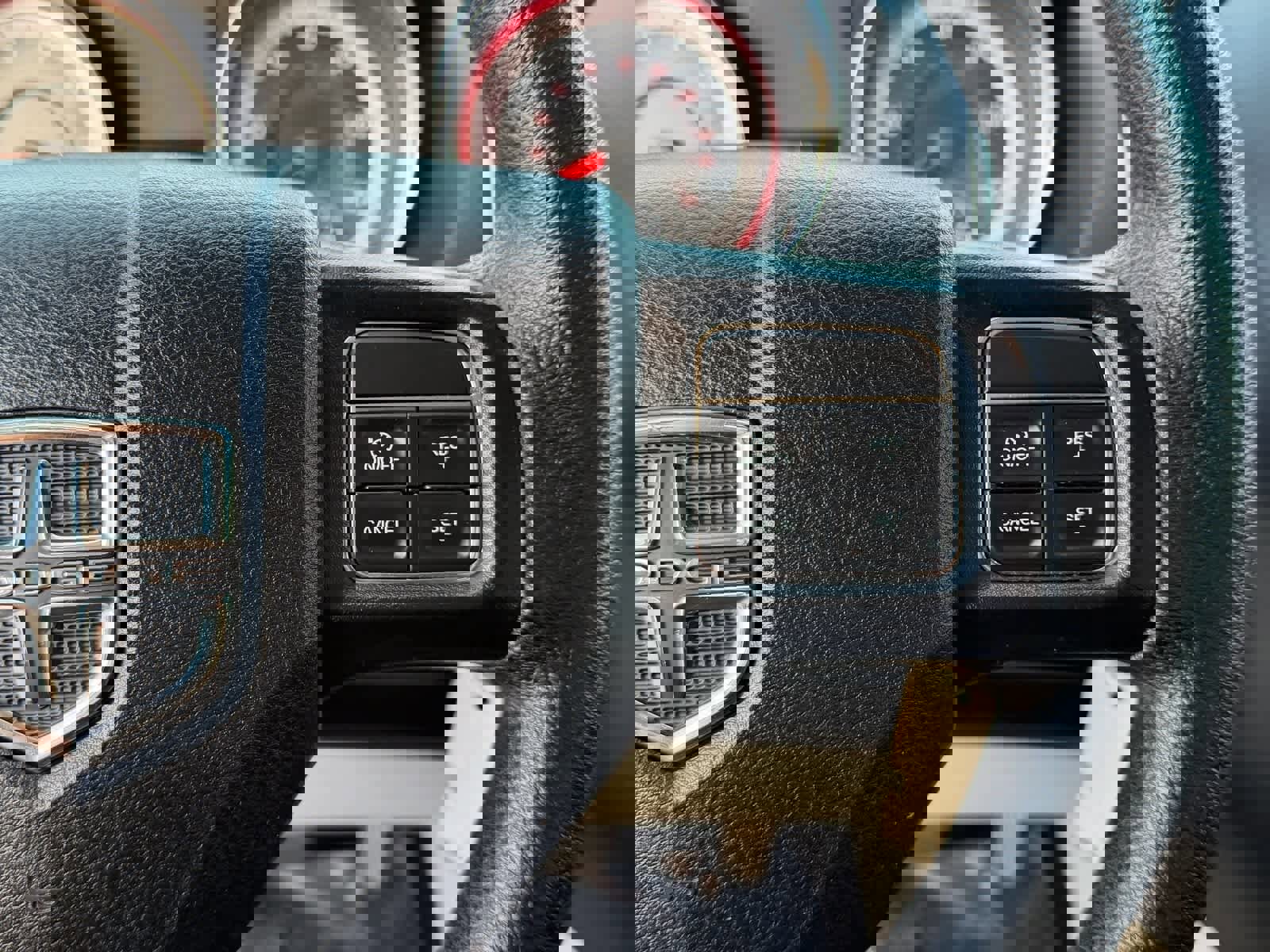 Used 2018 Dodge Grand Caravan SE w/ UConnect Hands-Free Group image 28