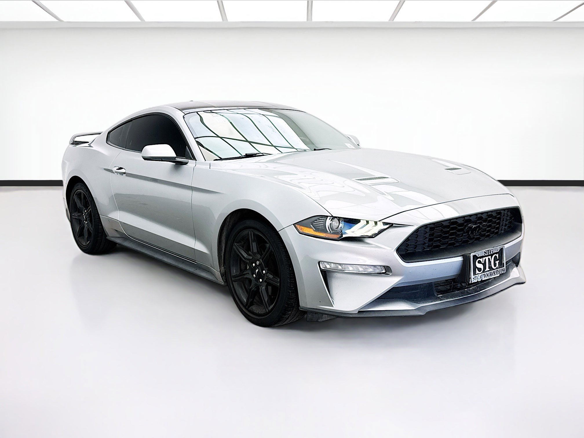 Used 2020 Ford Mustang Coupe w/ Black Accent Package RWD image 3