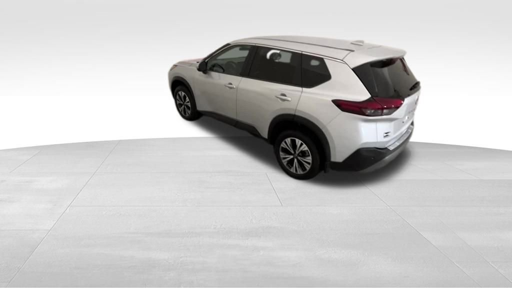 Used 2023 Nissan Rogue SV image 3