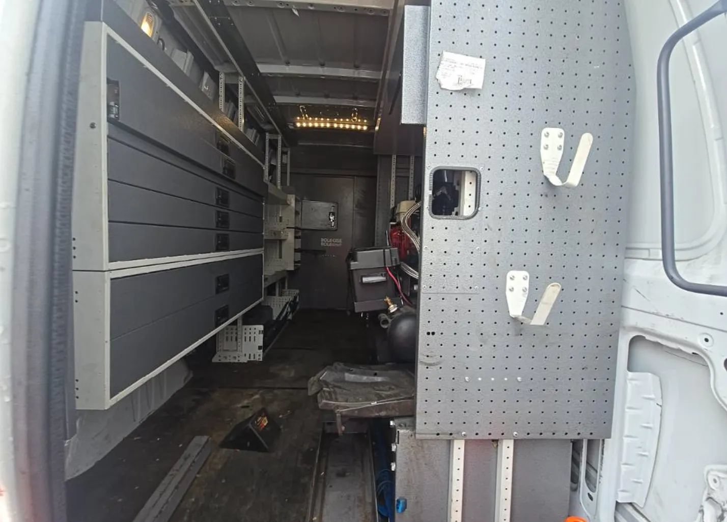 Used 2021 Freightliner Sprinter 2500 RWD image 9