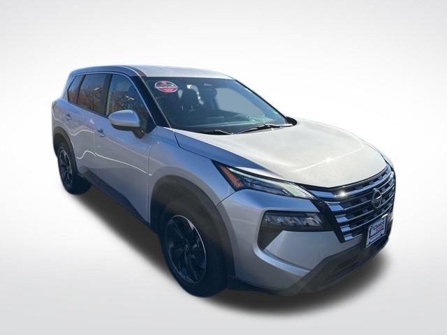Used 2024 Nissan Rogue SV image 8
