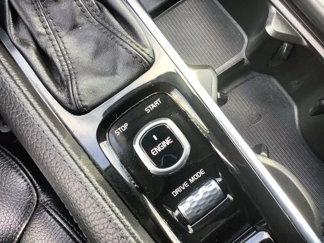 Used 2016 Volvo XC90 T6 Momentum w/ Momentum Plus Package image 37