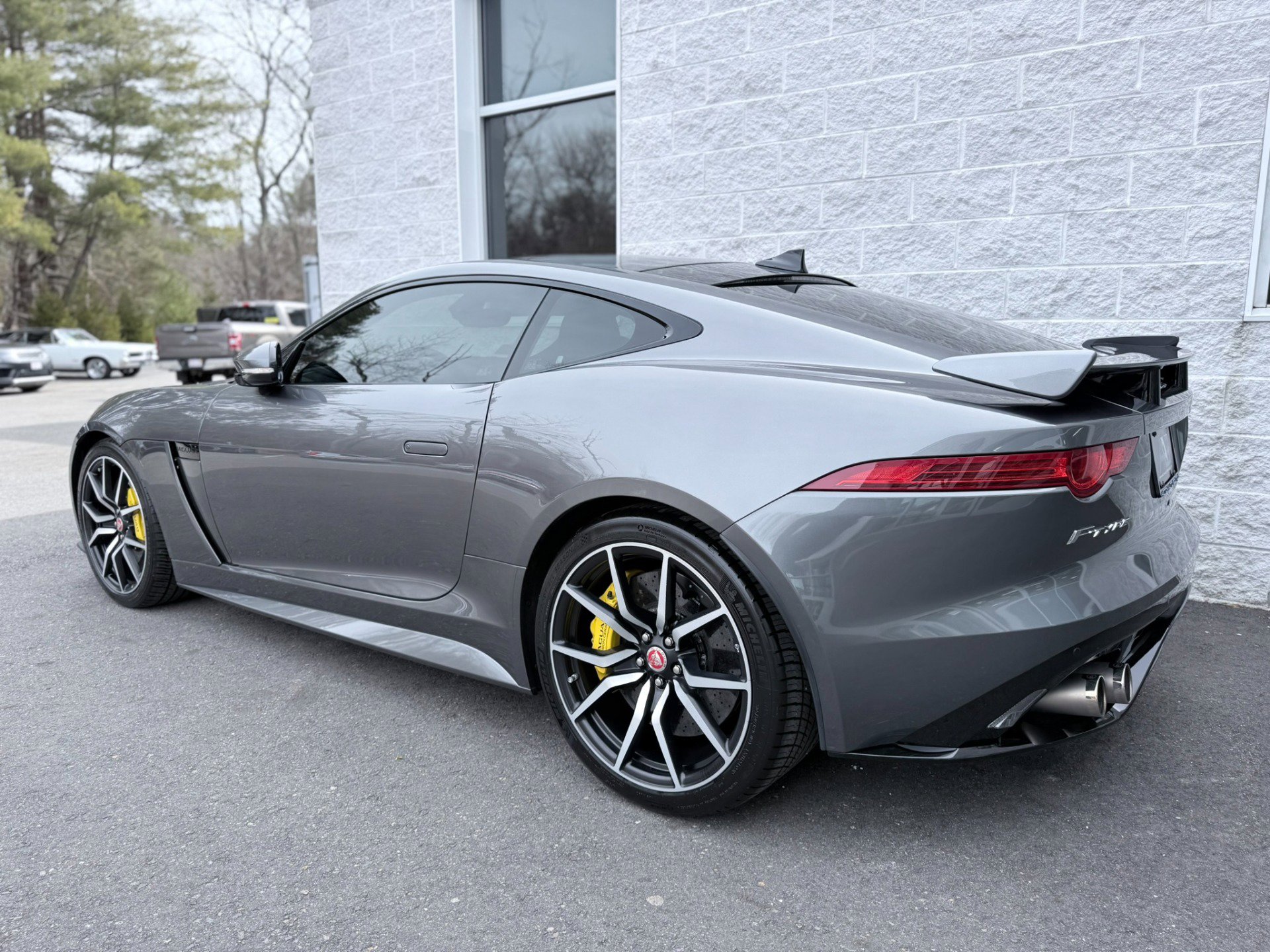 Used 2017 Jaguar F-TYPE SVR image 7
