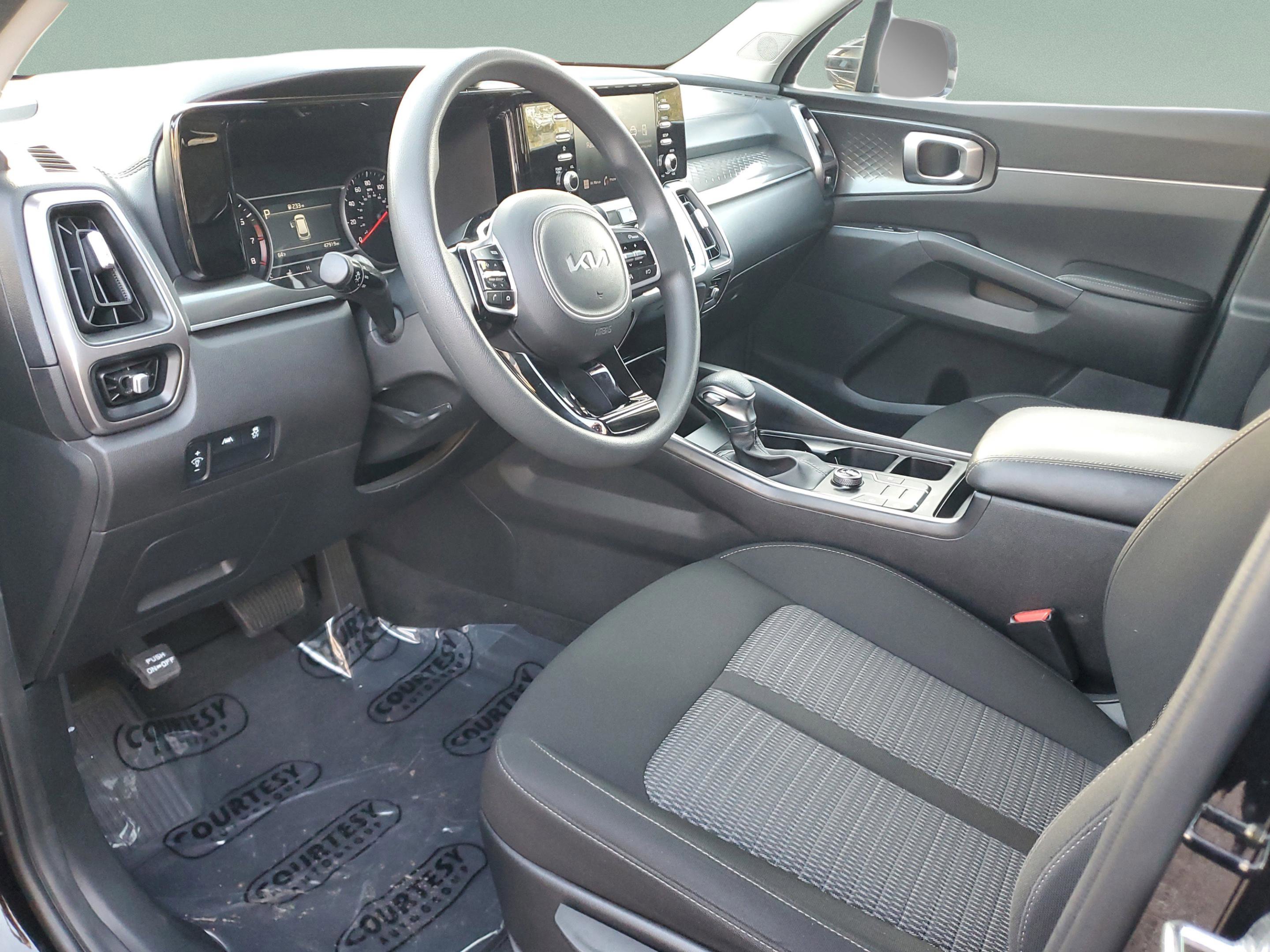 Certified 2023 Kia Sorento LX image 20