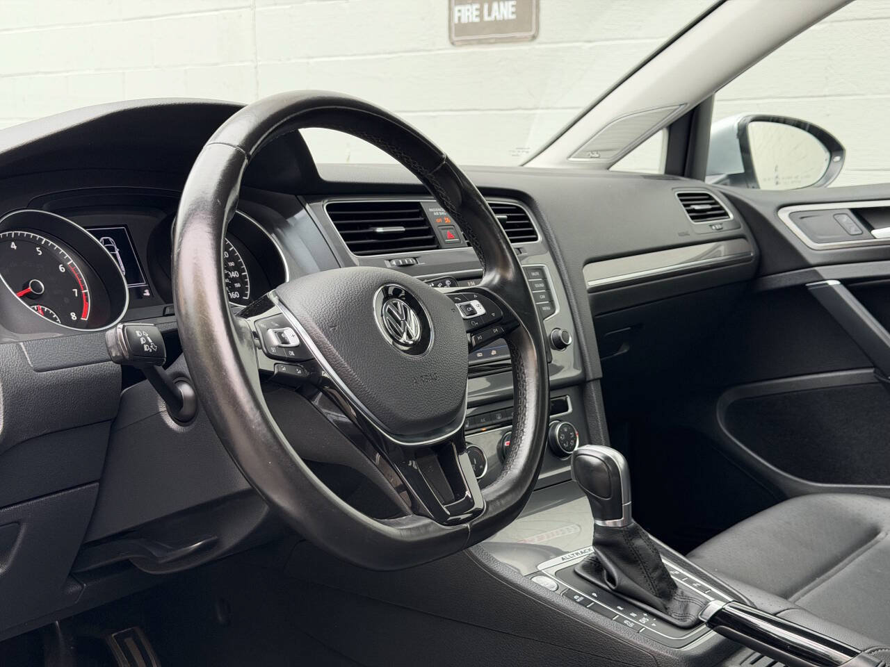 Used 2017 Volkswagen Golf Alltrack SE AWD/4WD image 14