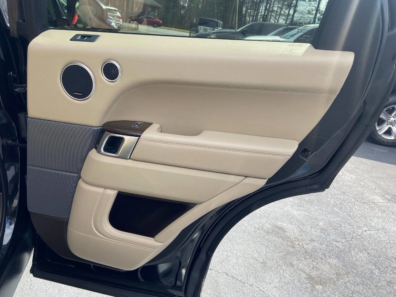 Used 2016 Land Rover Range Rover Sport HSE image 24