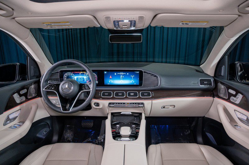 Certified 2026 Mercedes-Benz GLS 450 4MATIC image 31