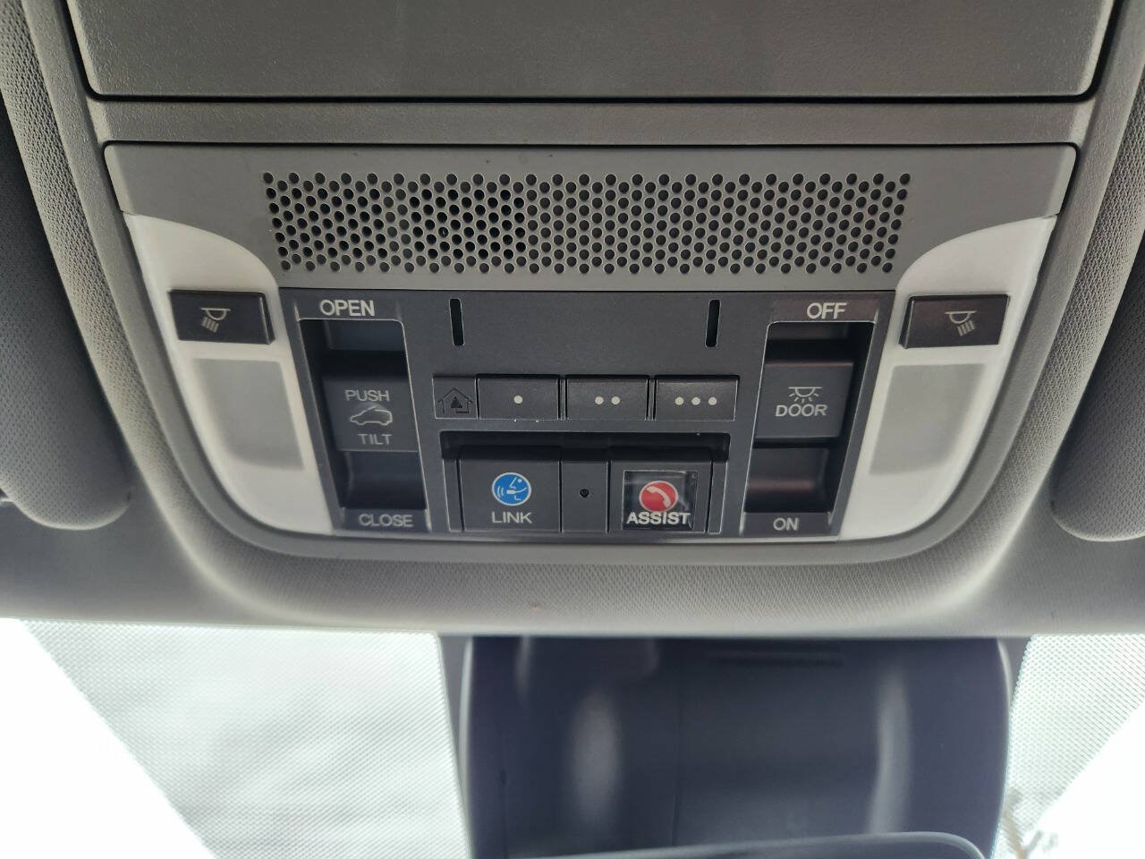 Used 2019 Acura MDX w/ Technology Package AWD/4WD image 24