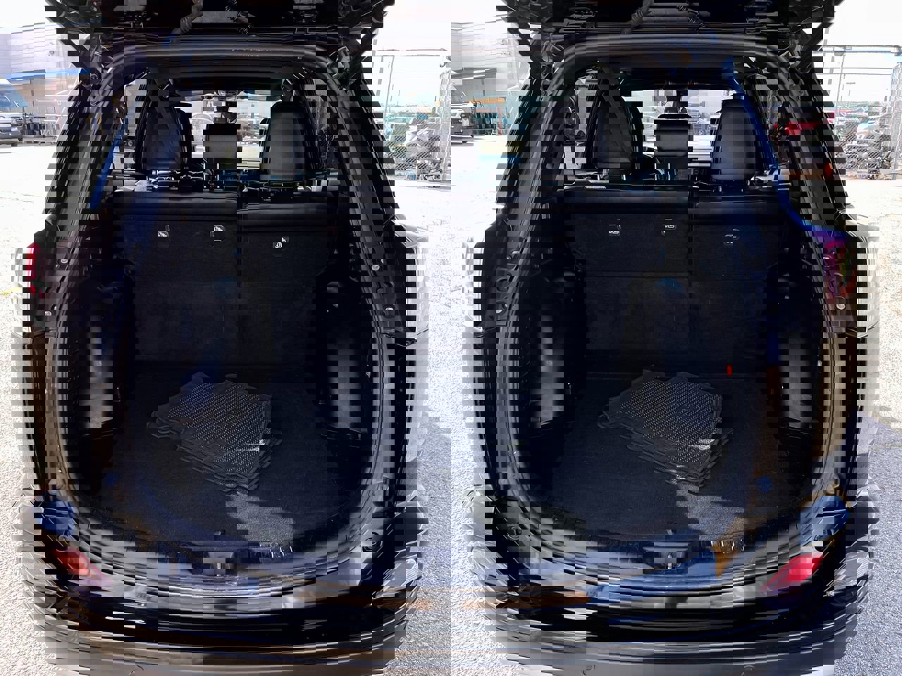 Used 2017 Toyota RAV4 SE image 48