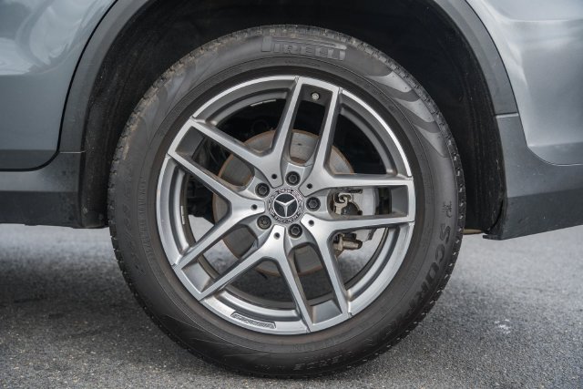 Used 2019 Mercedes-Benz GLC 300 4MATIC image 21