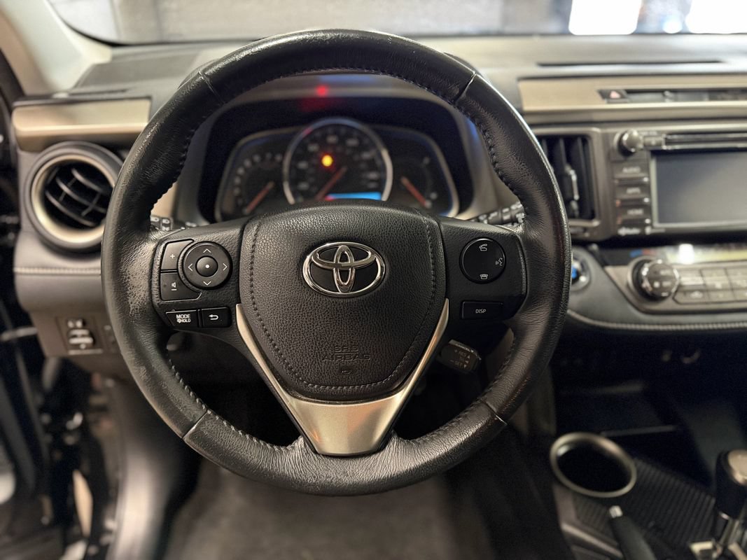 Used 2015 Toyota RAV4 Limited AWD/4WD image 13