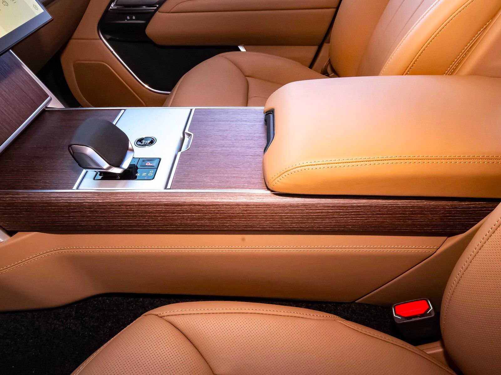 New 2025 Land Rover Range Rover SE image 29