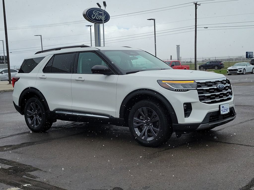 New 2025 Ford Explorer Active w/ Active Comfort Package image 1