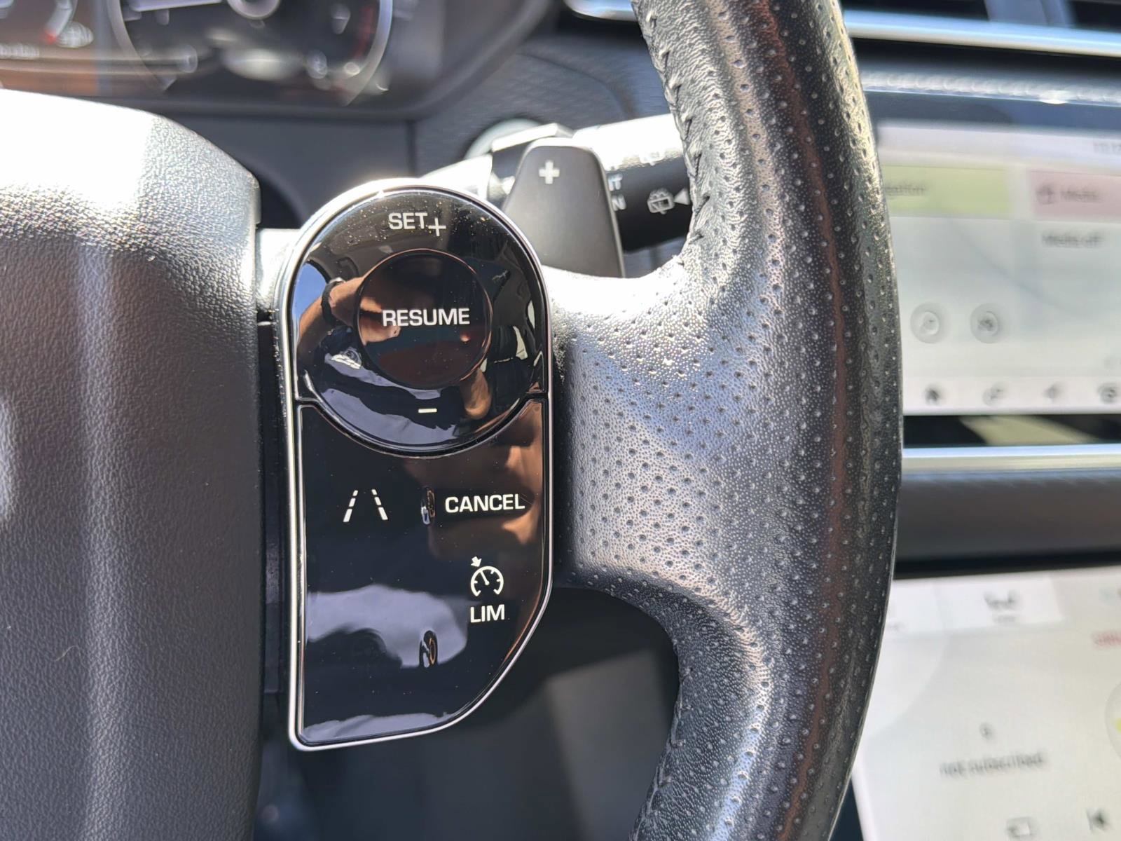 Used 2019 Land Rover Range Rover Velar S image 19