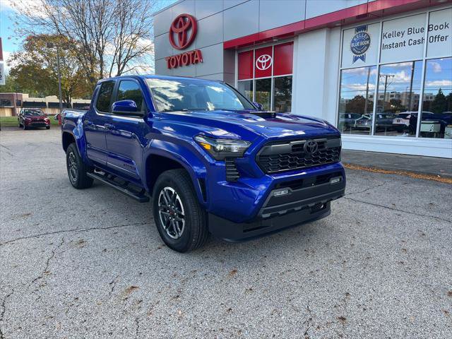 Certified 2025 Toyota Tacoma TRD Sport AWD/4WD image 7