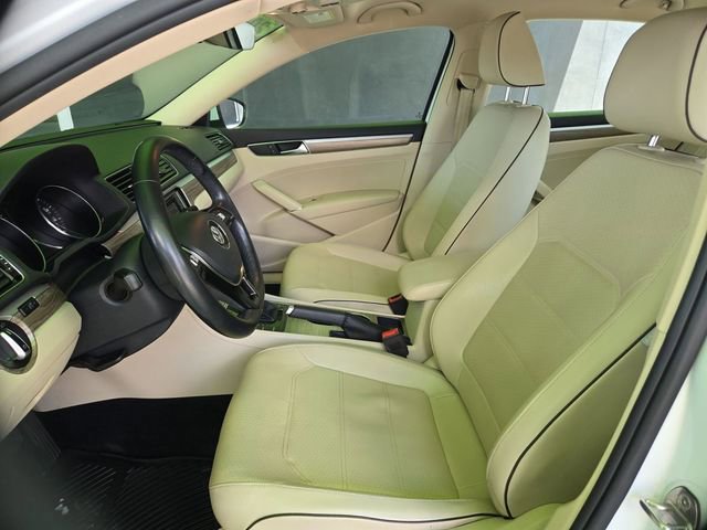 Used 2018 Volkswagen Passat 2.0T SE FWD image 22