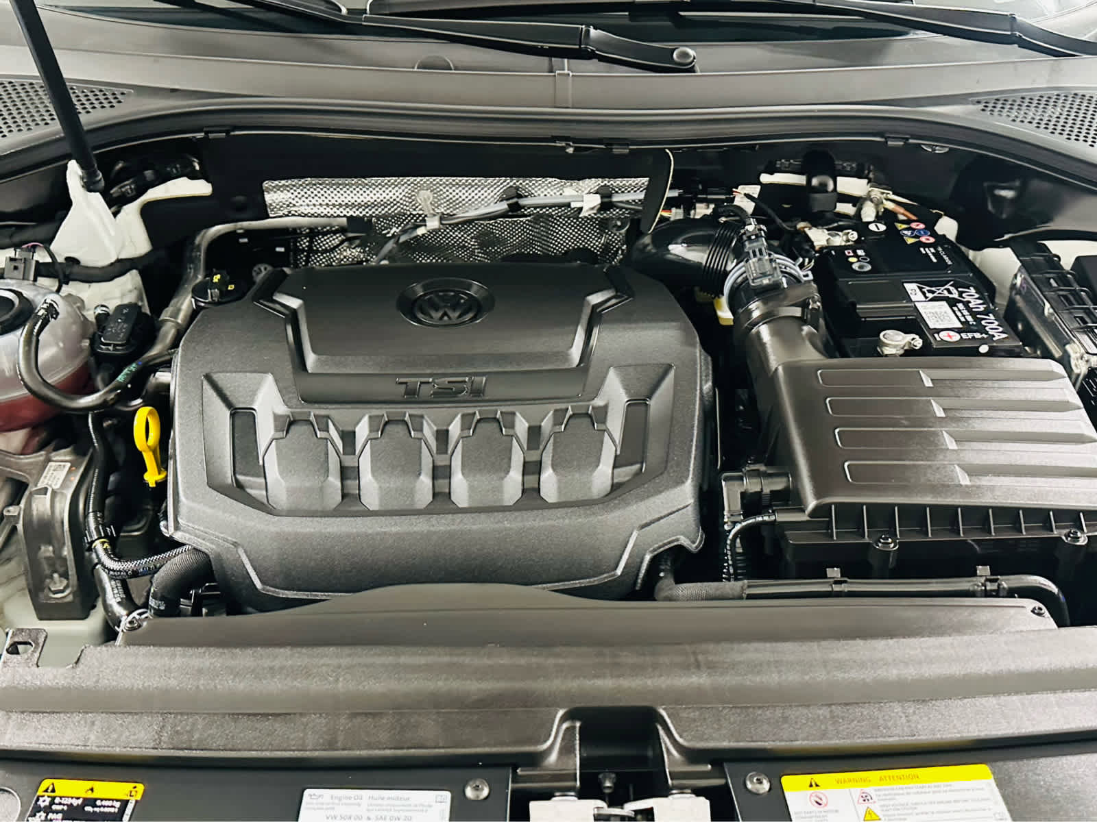 Certified 2024 Volkswagen Tiguan SE R-Line image 29