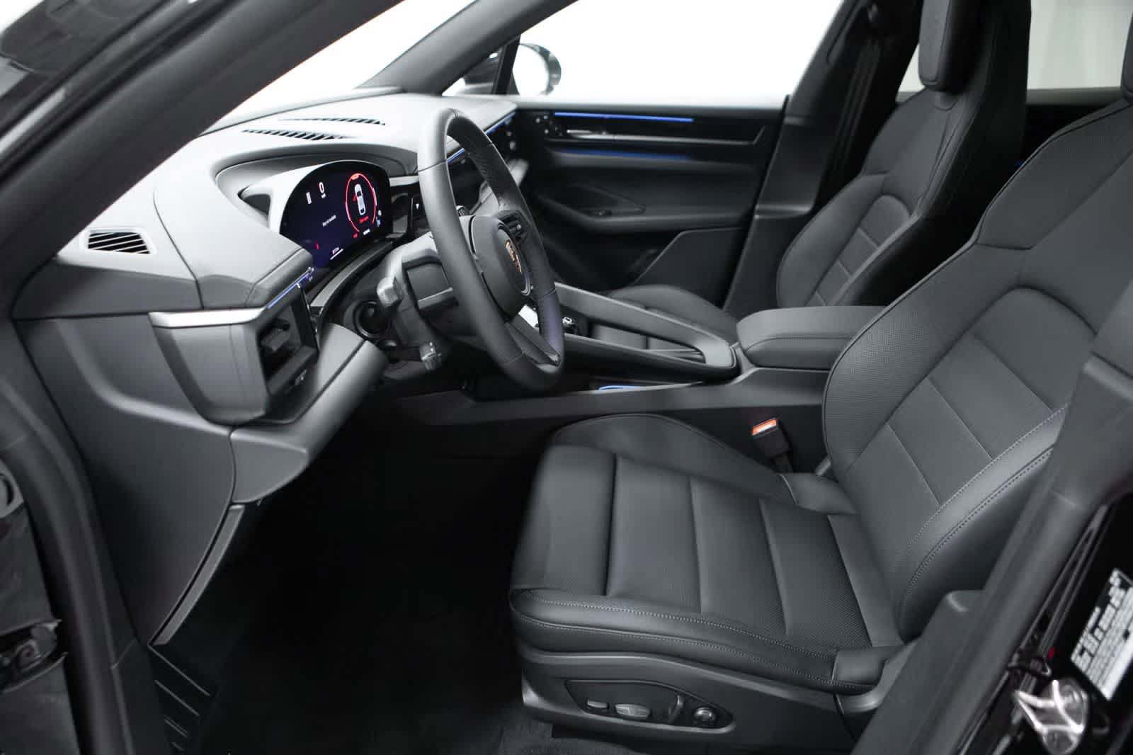 Certified 2025 Porsche Macan 4 Electric AWD/4WD image 23