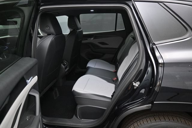 New 2026 Volkswagen Tiguan SE R-Line AWD/4WD image 11
