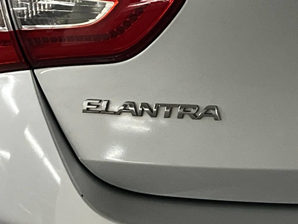 Used 2015 Hyundai Elantra GT w/ Option Group 02 FWD image 30