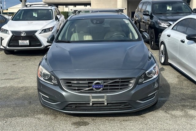 Used 2017 Volvo V60 T5 Platinum image 5