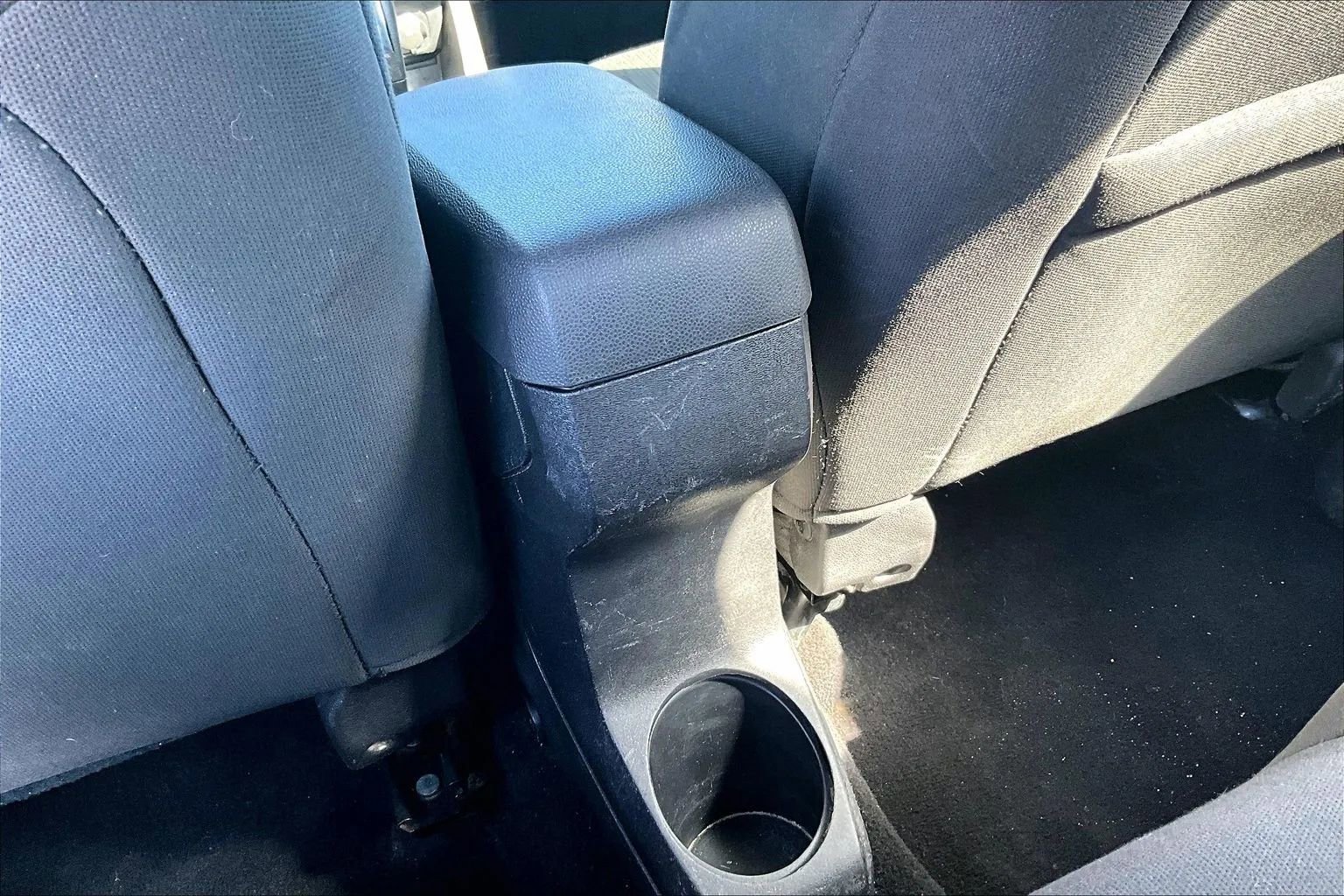 Used 2010 Ford Focus SE FWD image 16