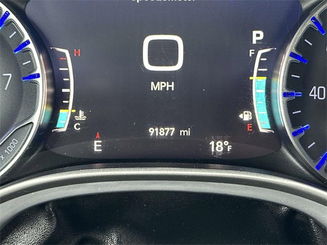 Used 2021 Chrysler Pacifica Touring-L w/ Uconnect Theater Family Group image 41