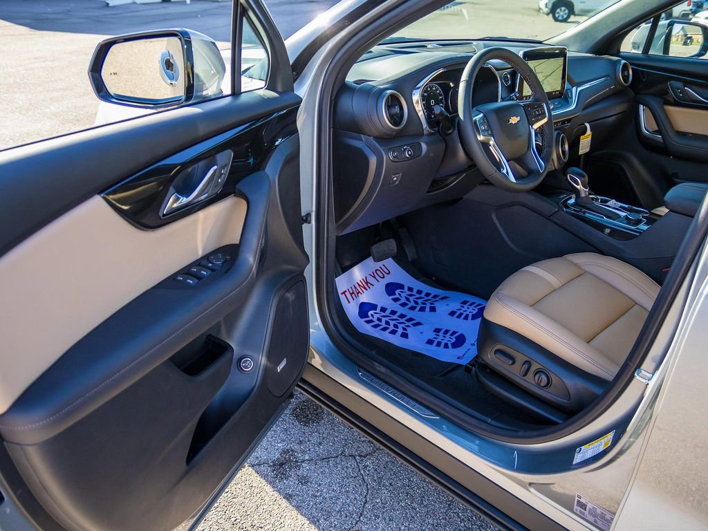 New 2025 Chevrolet Blazer Premier FWD image 26
