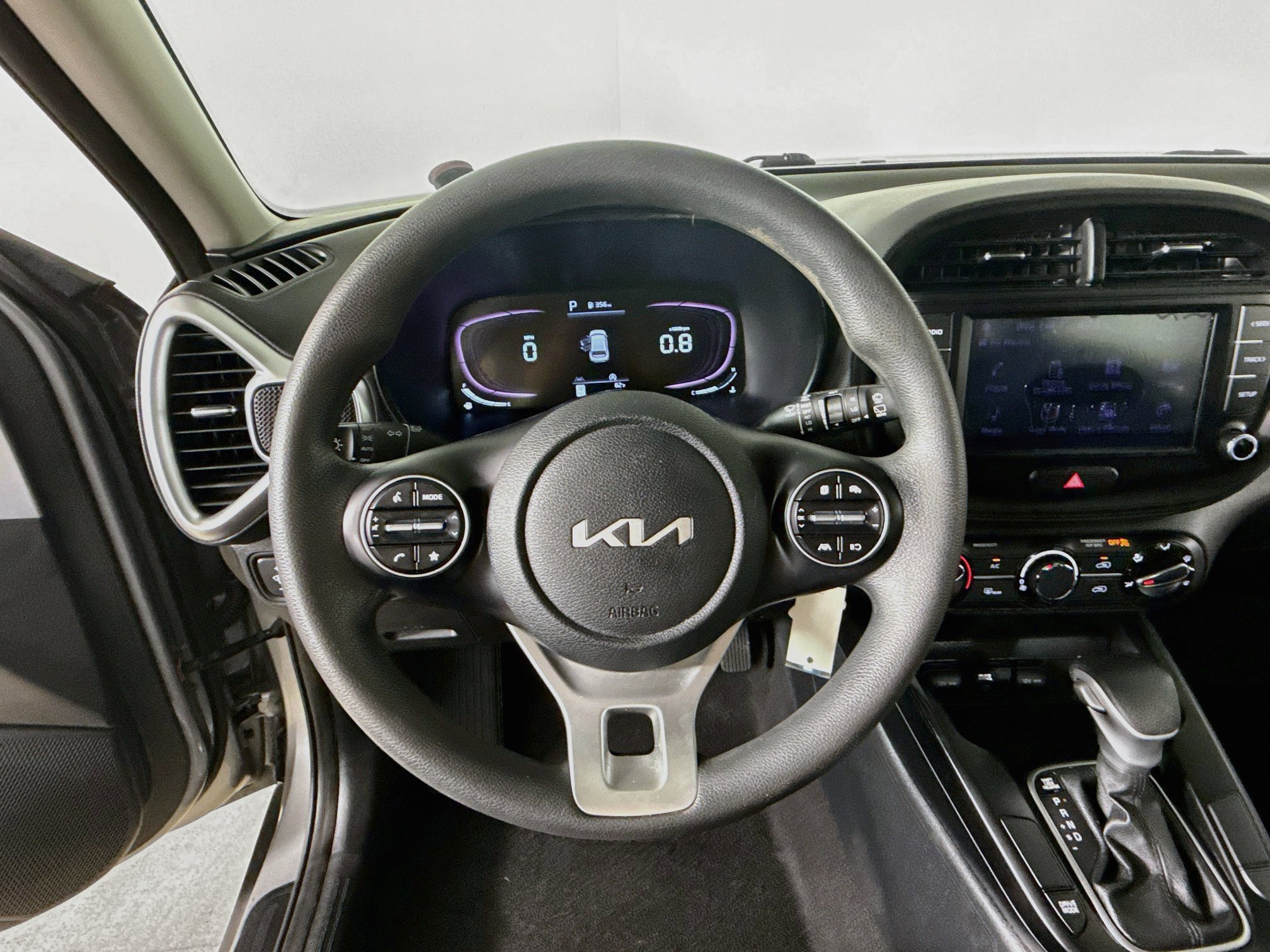 Used 2023 Kia Soul LX w/ Option Group 015 FWD image 11