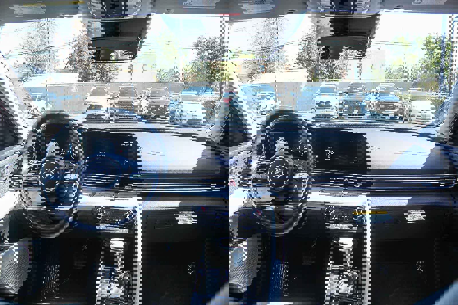 Certified 2023 Hyundai Elantra Limited image 17