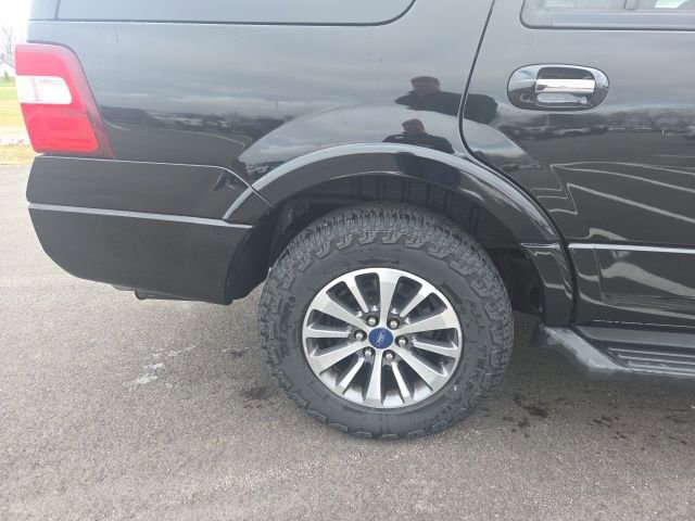 Used 2017 Ford Expedition XLT image 7