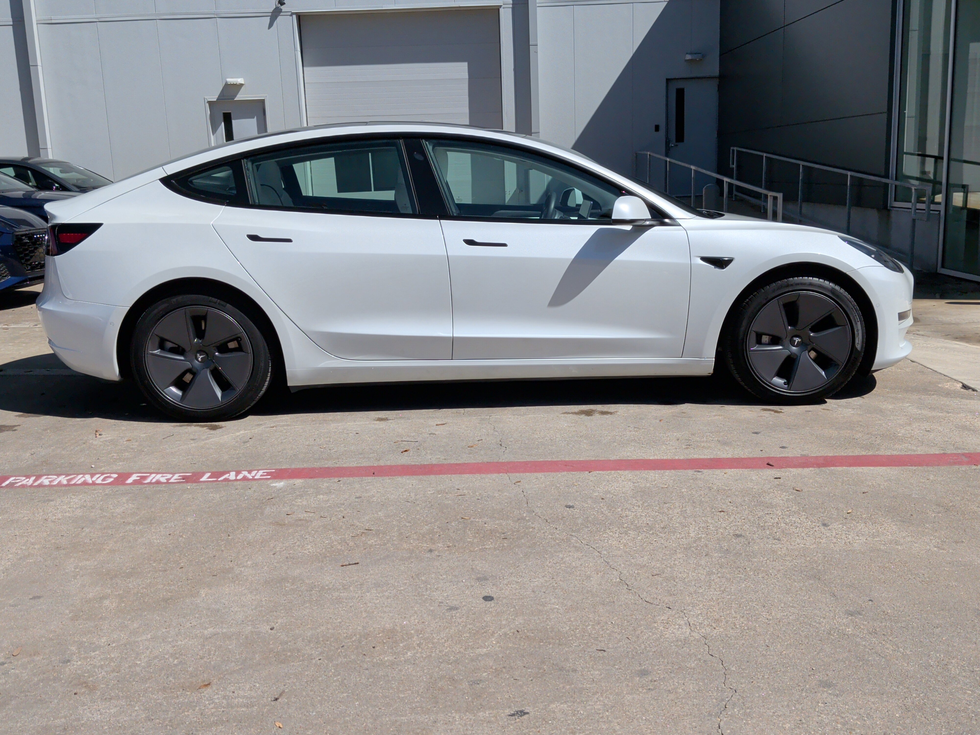 Used 2021 Tesla Model 3 Standard Range Plus image 11