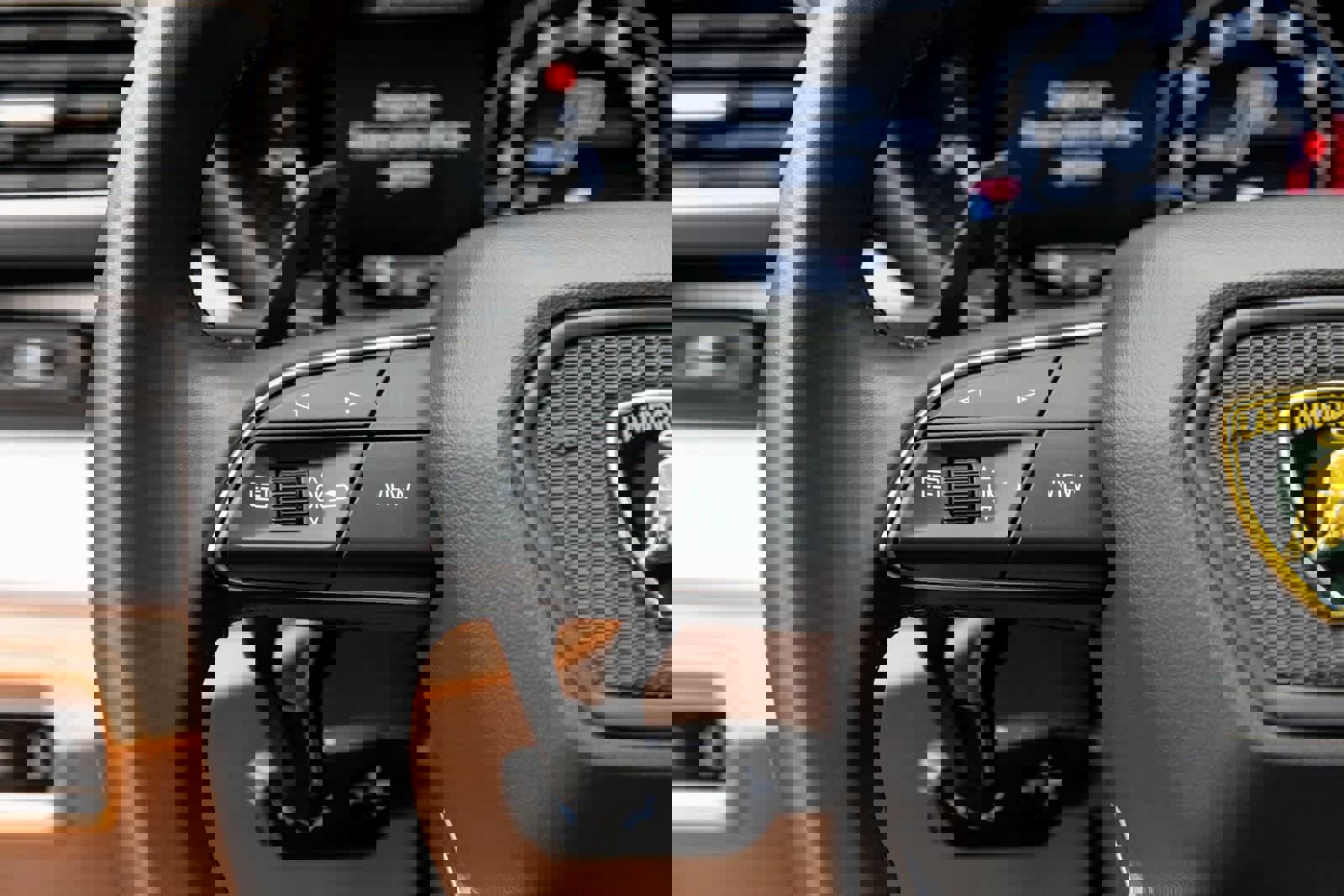 Used 2022 Lamborghini Urus image 35